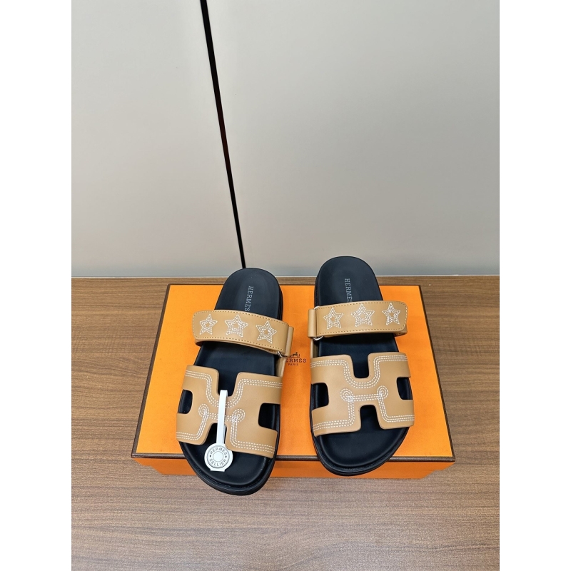 H**mes slippers